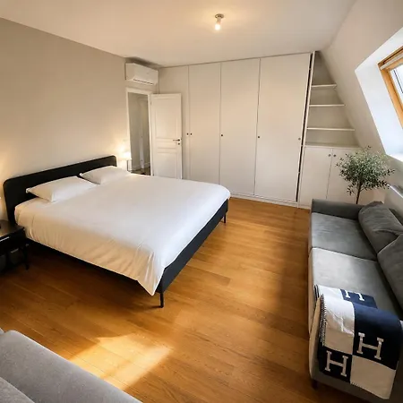 Luxury Avenue Des Champs-elysees 4 Bedrooms Apartamento París